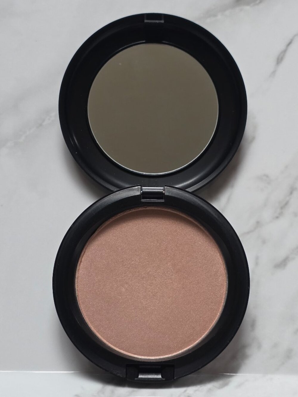 MAC SPARKLING ROSE Iridescent Powder Pressed (0.28 oz.)